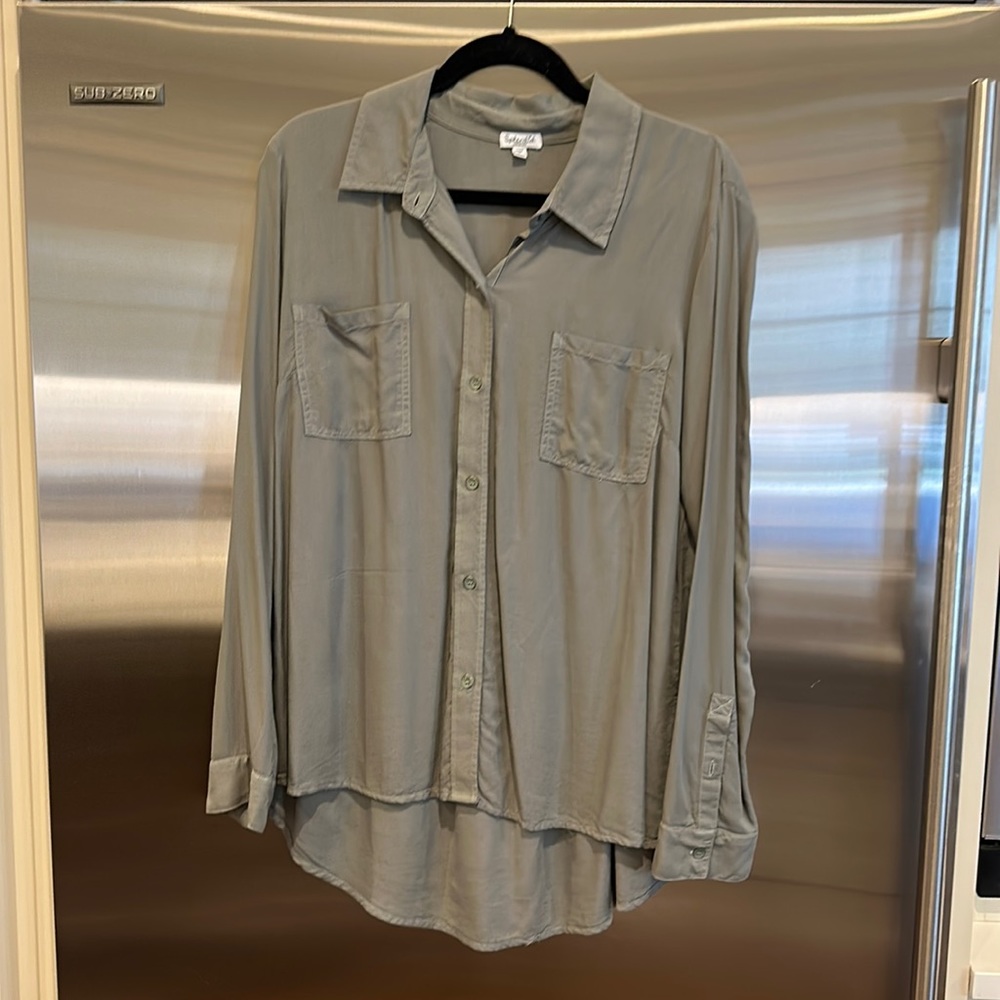 Splendid Gray Button Down Shirt